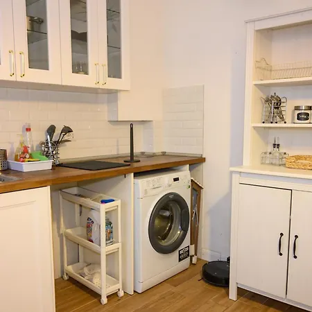 Nene House Roma-farfalla, In Comune Konukevi