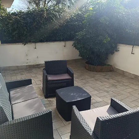 Nene House Roma-farfalla, In Comune Konukevi 4*